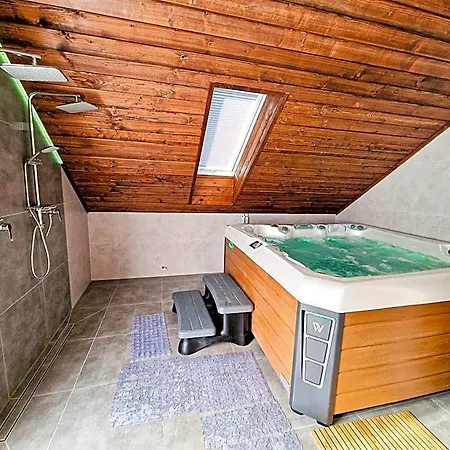 Gravelo - Jacuzzi Hotel Grodek Nad Dunajcem