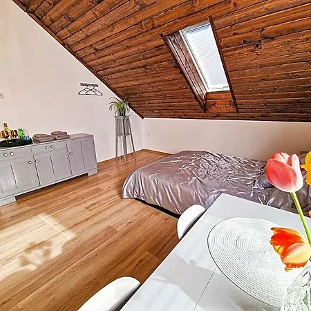 Gravelo - Jacuzzi Grodek Nad Dunajcem